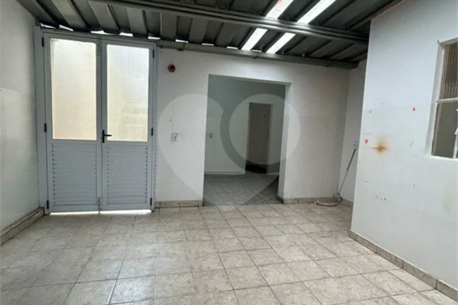 Excelente sobrado para comércio ou residência na Vila Santa Catarina