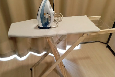 VENDE / ALUGA – STUDIO MOBILIADO NA FARIA LIMA COM VENTILAÇÃO NATURAL.