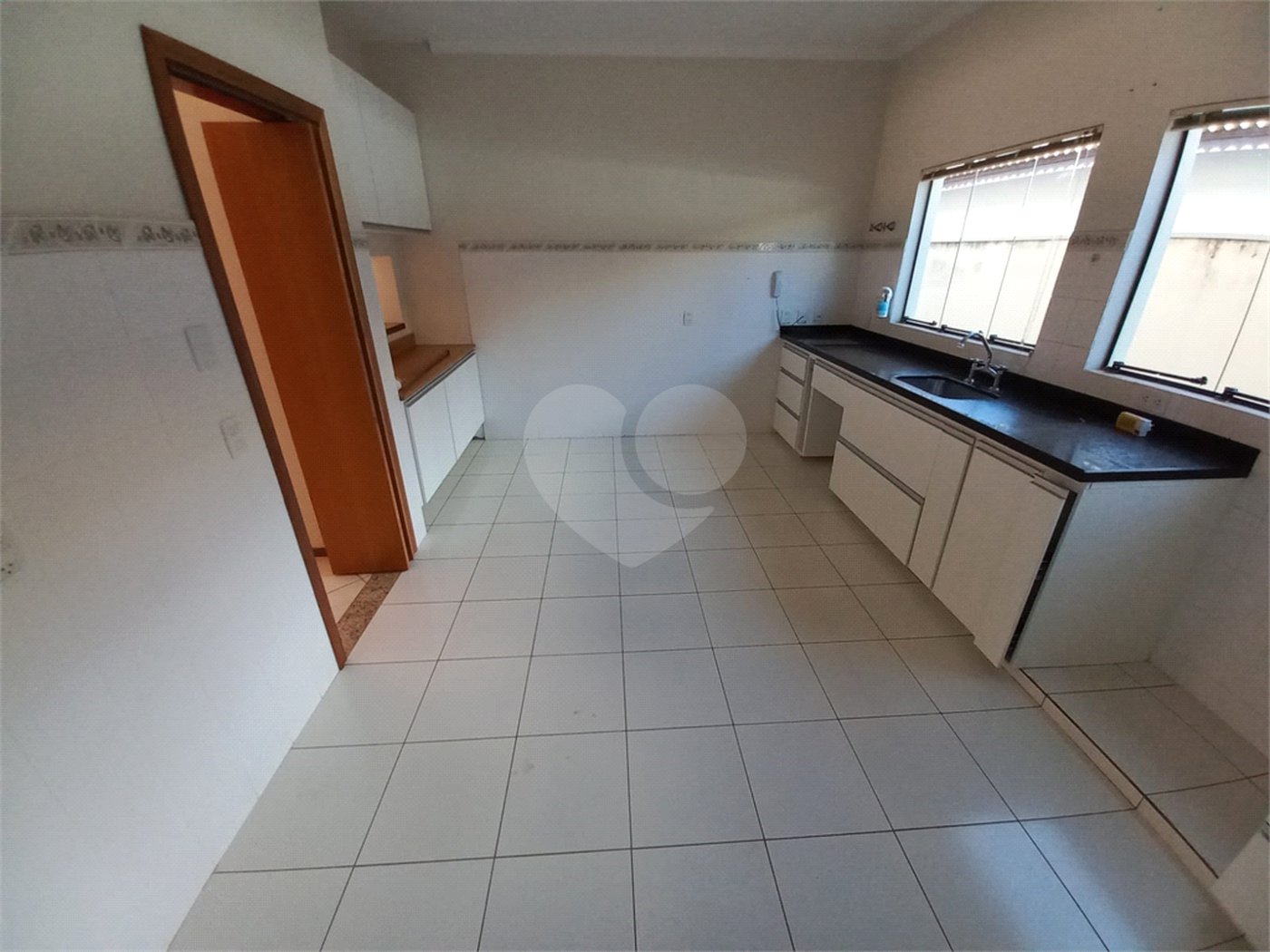 Casa Térrea no Condomínio Damha I,