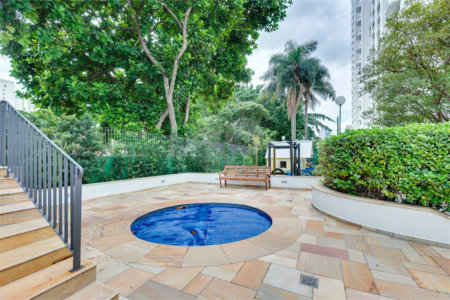Apartamento à venda com 3 suítes em Real Parque, São Paulo, SP