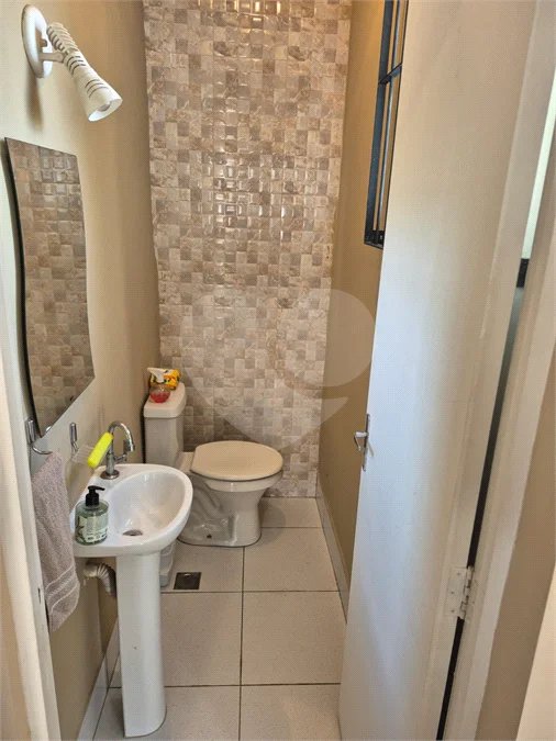 Casa em condomínio à venda em Valinhos no Residencial Santa Elisa com possibilidade de permuta por apartamento