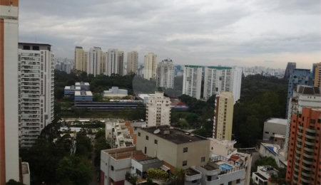 Apartamento à venda com 3 suítes em Vila Andrade, São Paulo, SP