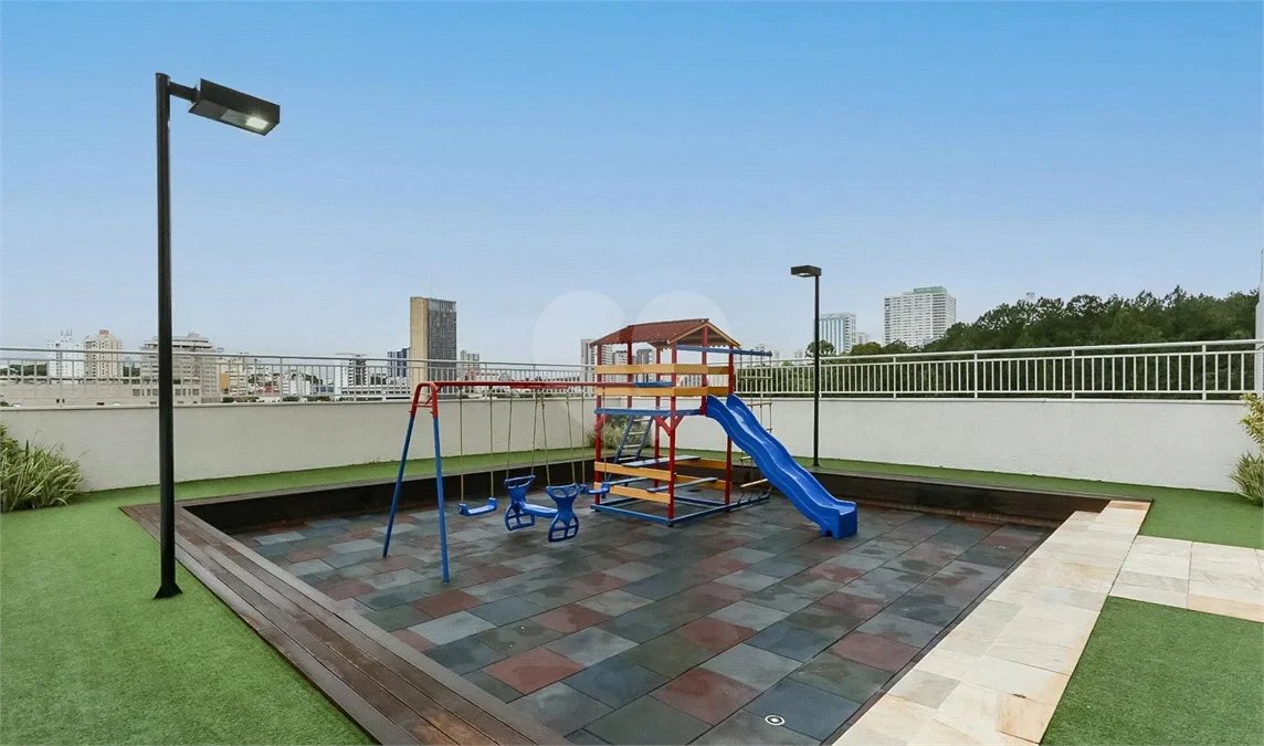 Apartamento mobiliado de 102 m² para locação no Centro de São Bernardo do Campo, com 3 dormitórios, 1 suíte, varanda gourmet com vista para o Paço Municipal, 2 vagas e lazer completo.
