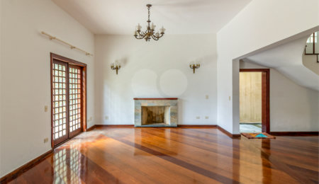 Casa à venda com 4 quartos, sendo 3 suítes,  no condomínio Vila das Flores, São Paulo - SP