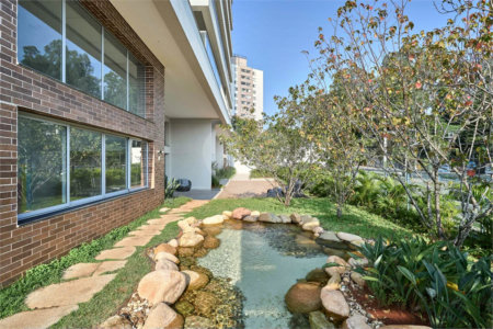Apartamento com 155m² pronto para morar com 03 suítes e 02 vagas no Jardim Marajoara.