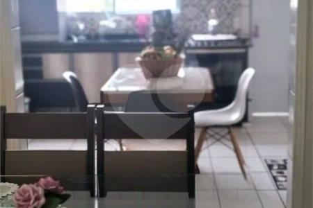Sobrado com 246m², 3 quartos, sendo 1 suíte, 7 vagas de garagem, à venda no Jd das Maravilhas, em Santo André