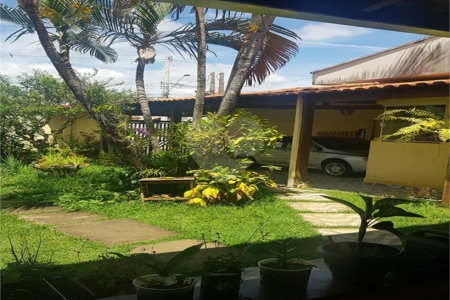 Sobrado à Venda no Parque Fehr – 3 Dormitórios e Área Gourmet em Rua Tranquila