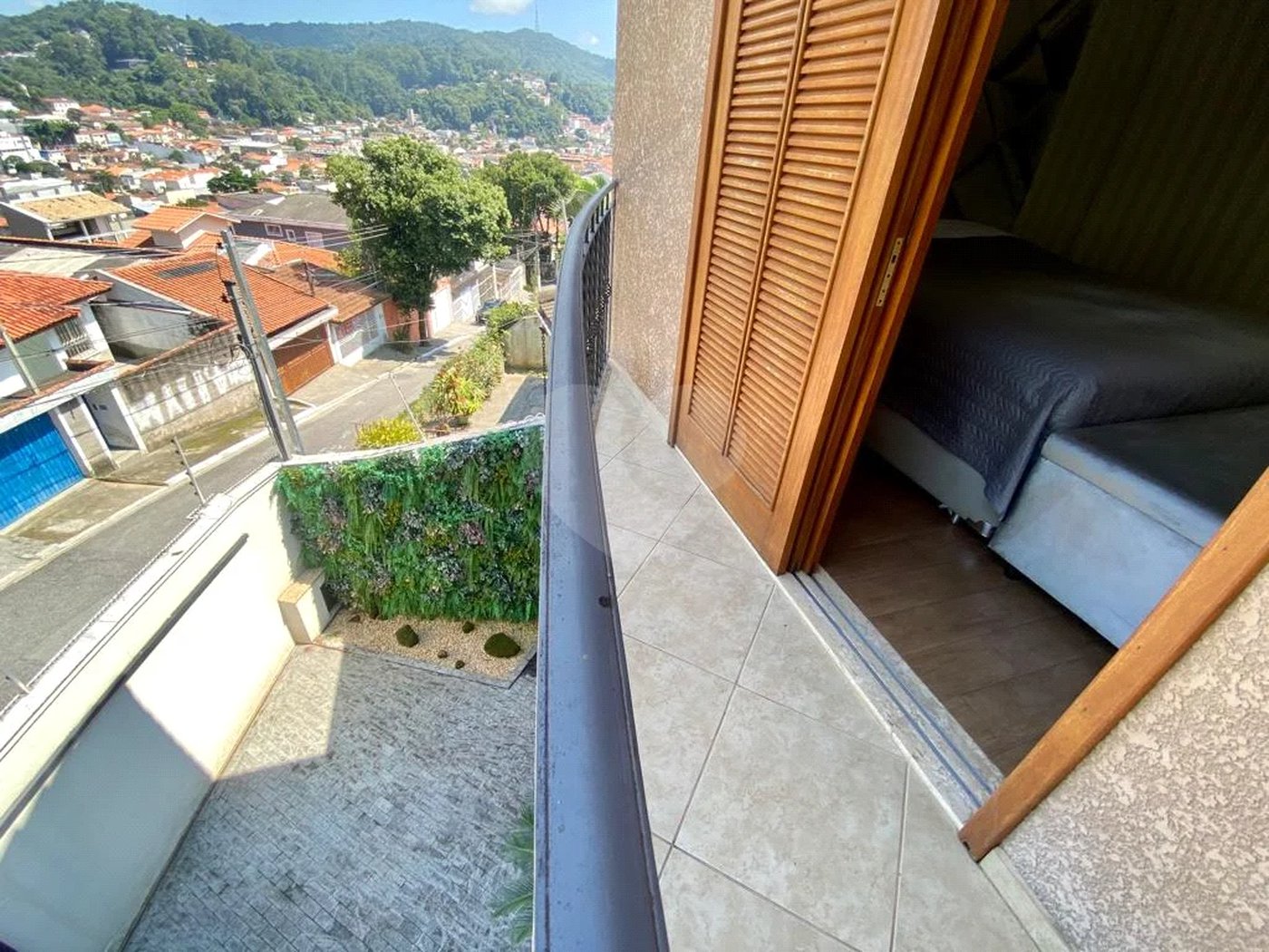 Sobrado 293 mt - 03 suites 2 closed, Sala esposa , sala Tv 5 wcs -