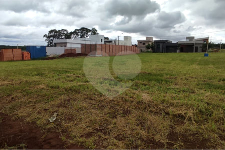 Terreno à Venda em São Carlos, no bairro Residencial Samambaia