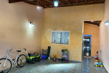 Vende-se casa no Jardim Paulistano 02 dormitórios