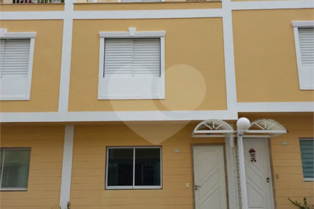 Sobrado á venda com 102m²- Vila Bertioga.