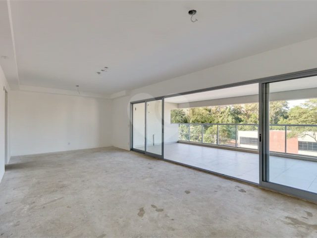 Apartamento à venda com 3 quartos, sendo 1 suíte,  em Jardim Marajoara, São Paulo, SP