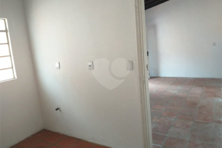 Casa à venda com 4 quartos, sendo 1 suíte,  no Centro, Vinhedo, SP
