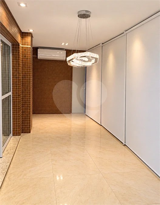 Apartamento à venda no Condomínio Family Garden, Chácara Inglesa, SBC, com 127 m², 3 suítes, varanda gourmet com churrasqueira a carvão, móveis planejados, ar-condicionado, 2 vagas cobertas e lazer completo.