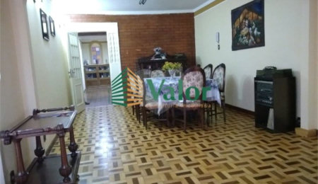 Casa à venda com 3 quartos, sendo 1 suíte,  em Jardim Paulista, São Carlos, SP
