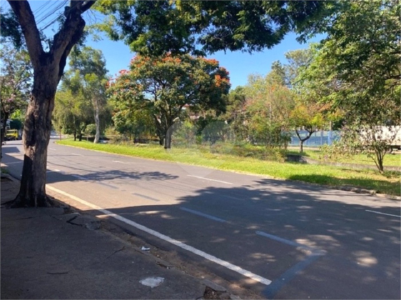 Amplo imóvel a venda residencial e comercial próximo a USP