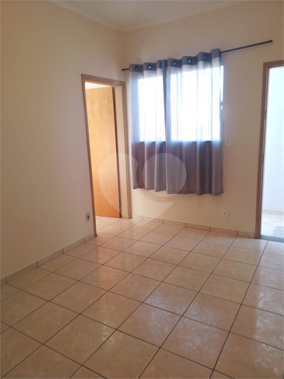 Apartamento à venda no Condomínio Álvaro Dziabas