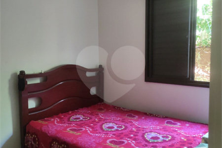 Apartamento no Condomínio Ipê Branco .