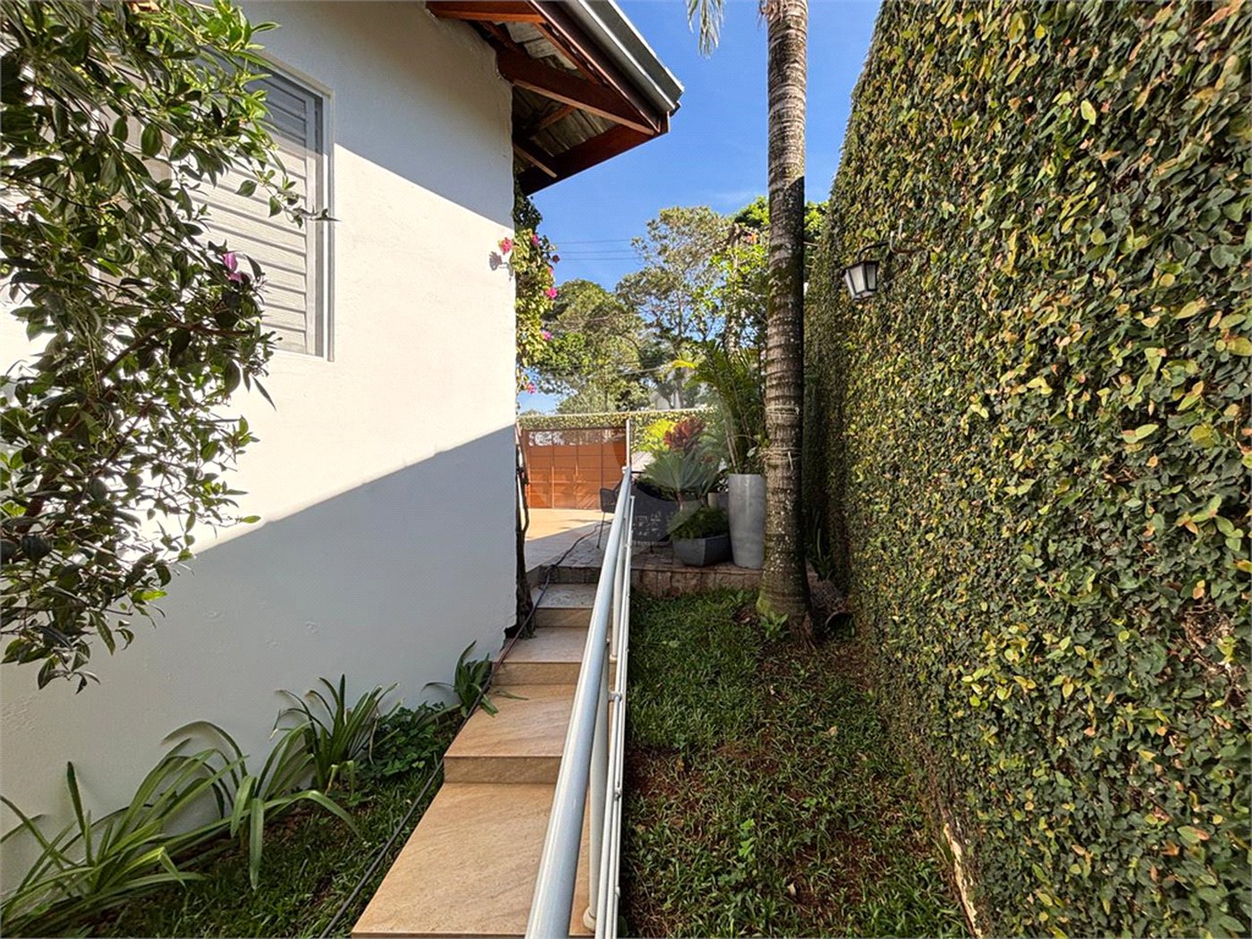 Casa térrea em rua sem saída com guarita 24hs - Tremembé - São Paulo/SP