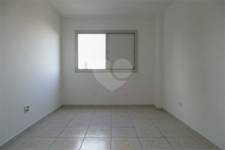 Apartamento no Cambuci com 2 dormitórios e vaga à venda