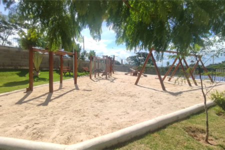 Lote à Venda em São Carlos, no Condomínio Villeneuve I