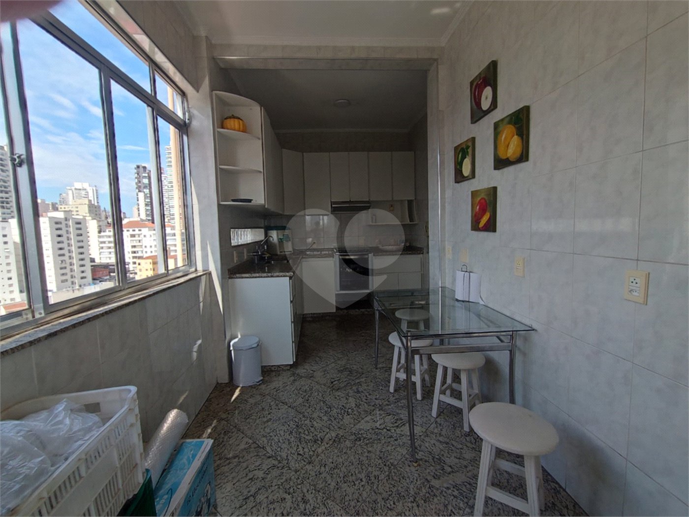 Apartamento para venda e locação na Aclimação de 108m² com 2 dormitórios e 2 banheiros, varanda