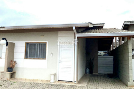 Casa à venda com 2 quartos, sendo 1 suíte, no condomínio Figueiras, Atibaia - SP