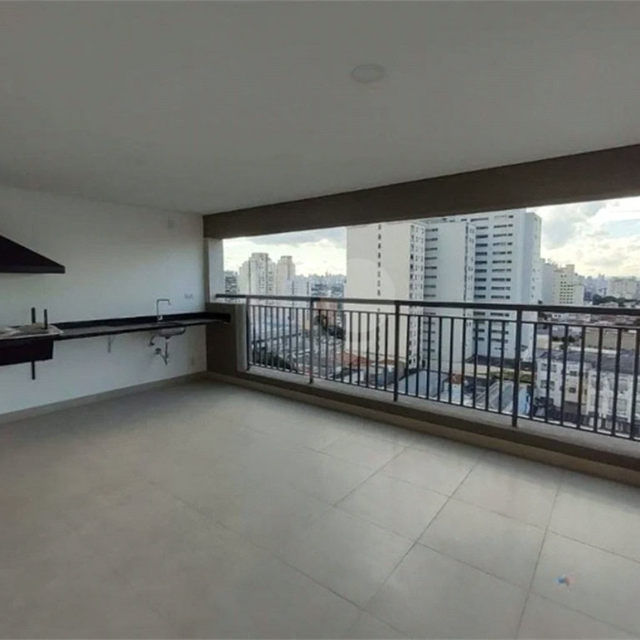Apartamento novo com 129m² na Mooca com 2 suítes e 2 vagas.