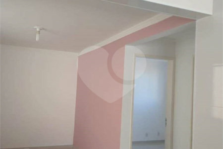 Apartamento no Condomínio Mont Royal.