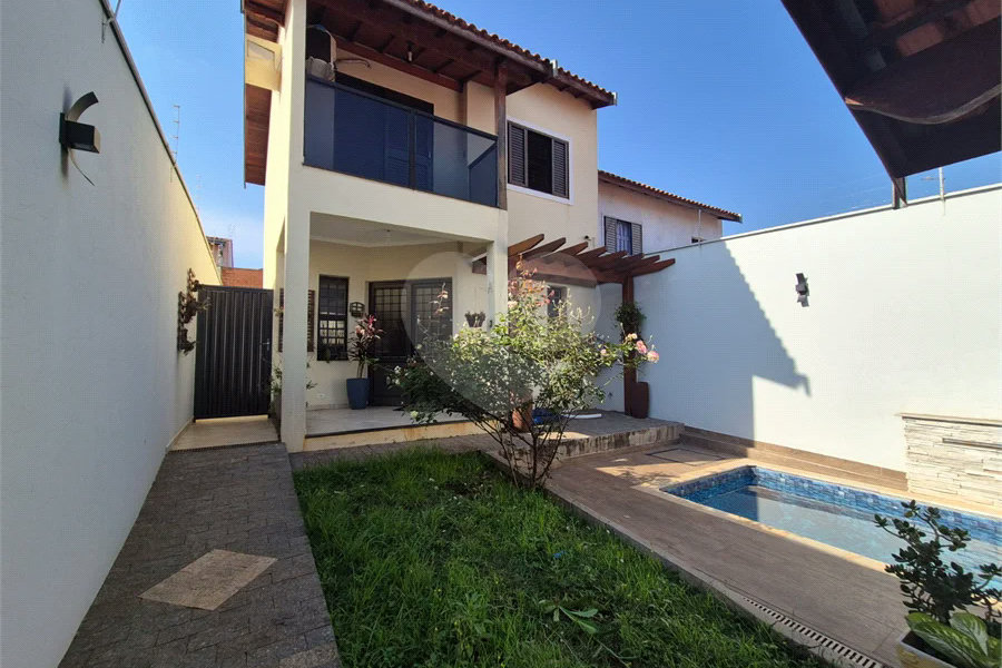 Sobrado à venda com 3 quartos em Vila Industrial, Piracicaba, SP