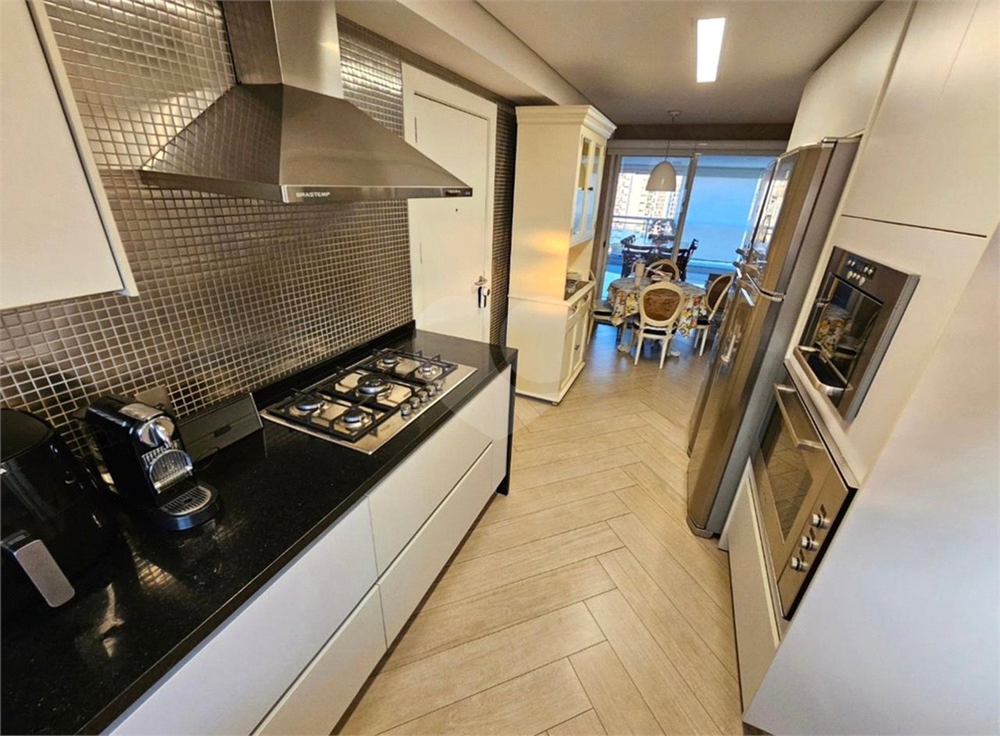 Apartamento mobiliado alto padrão, para venda ou locação, com 4 suítes e 4 vagas, em condomínio-clube no Ipiranga!