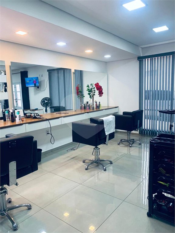 SALA COMERCIAL PROXIMO A UNIMED VILA NERY