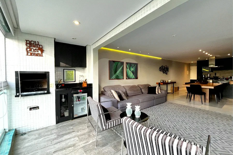 Apartamento à venda com 3 quartos, sendo 1 suíte, em Riviera de São Lourenço, Bertioga, SP