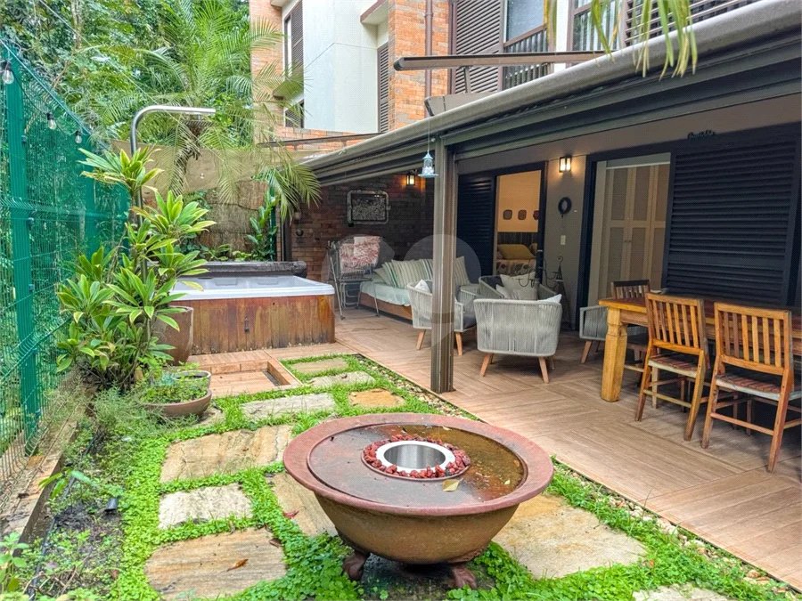 Villagio à venda com 3 quartos, sendo 1 suíte,  em Riviera de São Lourenço, Bertioga, SP