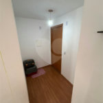 Apartamento de 44m² com vaga na garagem.