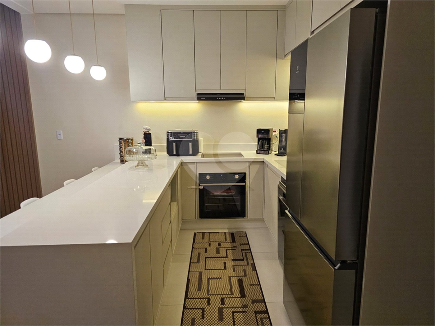 Casa à Venda no Arcoville - Completa e Confortável