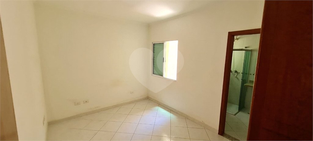 Sobrado a venda no Ipiranga de 220m² com 4 suítes e 2 vagas.Estuda permuta.