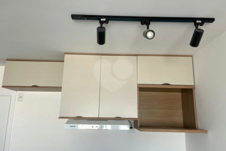 Apartamento mobiliado, novo, com 38m útil, ótima localização REF:903711