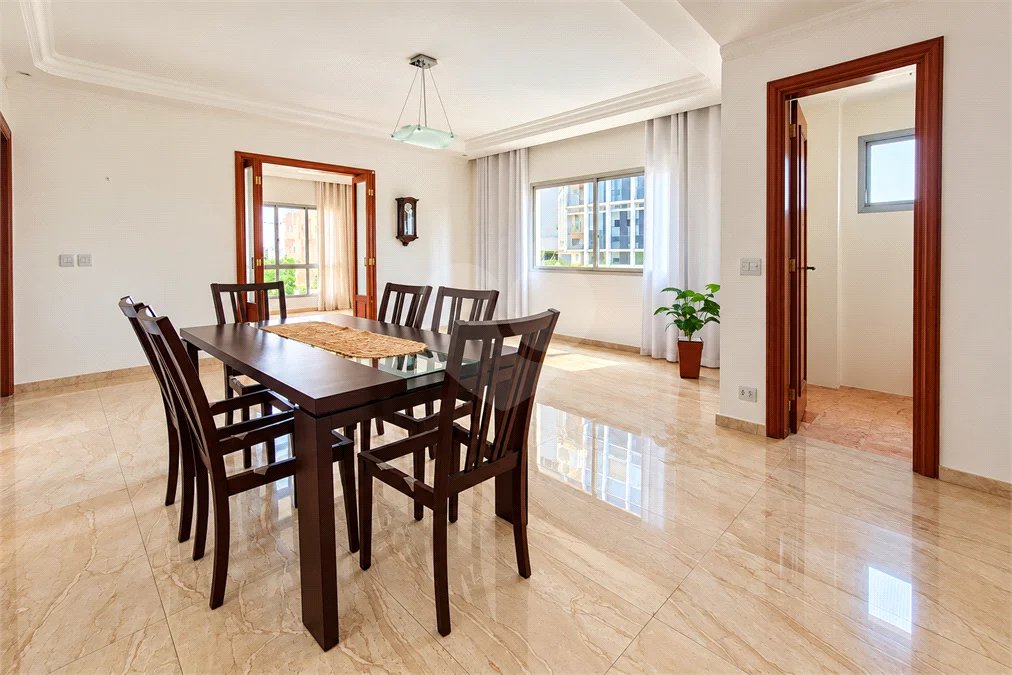 Apartamento à venda ou para alugar com 3 quartos, sendo 1 suíte, em Santo Amaro, São Paulo, SP