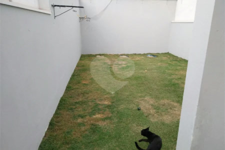 Casa Nova (Apenas 2 Anos) com Suíte: Conforto, Segurança e Localização Privilegiada!