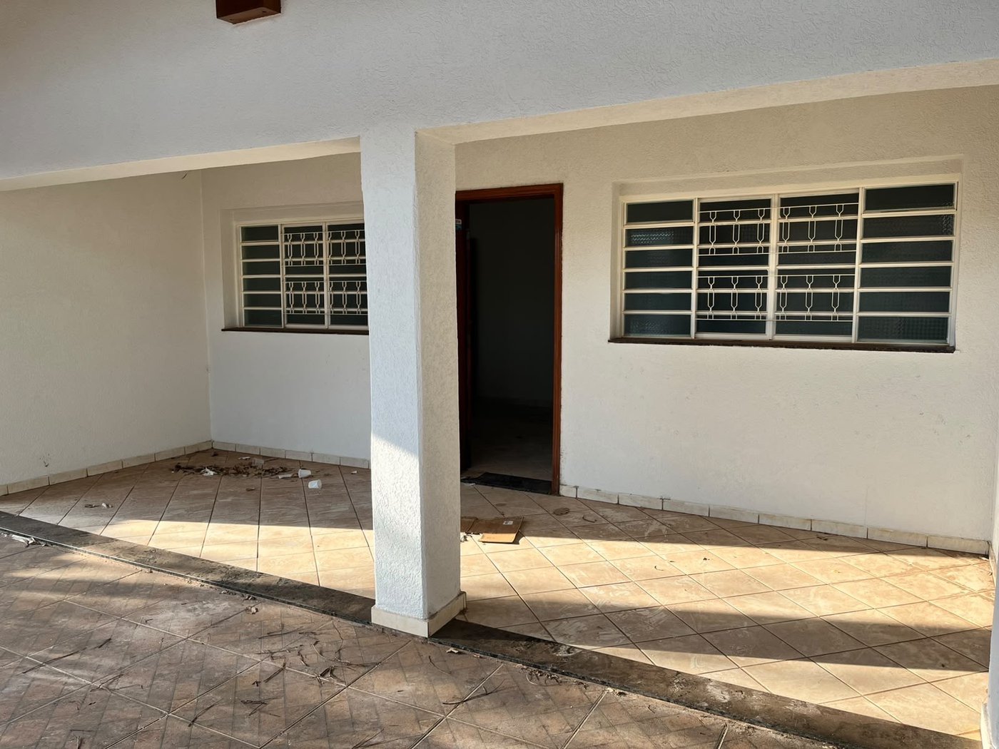 Casa para alugar com 4 quartos, sendo 2 suítes, no Centro, Três Lagoas, MS