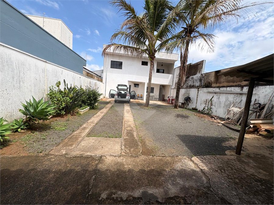 CASA A VENDA N EMBARÉ
