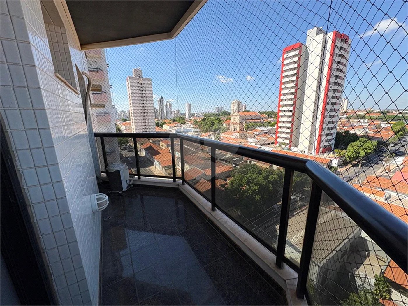 Apartamento disponível no Edifício Palladium no Centro de Piracicaba - SP.