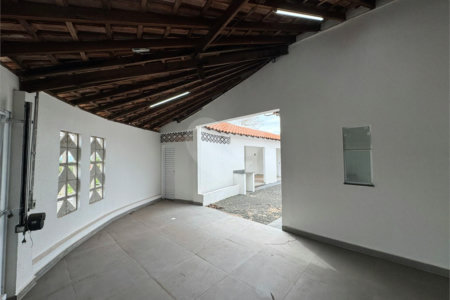 Casa á venda, com 03 Dormitórios, no Bairro Parque Primavera em São Carlos.