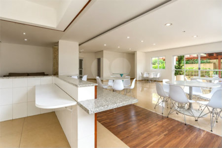 Cobertura de 260 m² em São Bernardo do Campo, com 4 dormitórios, 3 suítes, piscina privativa, espaço gourmet e vista livre. Viva esse privilégio! Agende sua visita e encante-se!