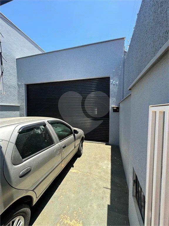 Salão Comercial para locação no Vila Industrial.