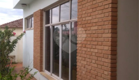 Casa à venda com 3 quartos, sendo 1 suíte,  no Centro, São João da Boa Vista, SP