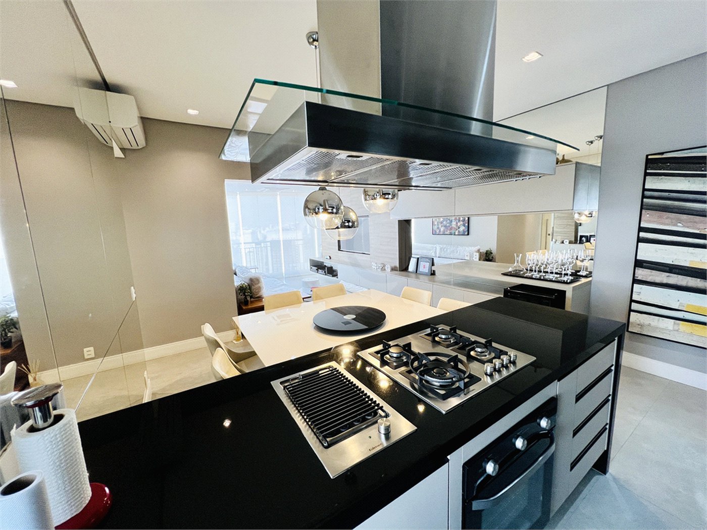 Apartamento venda / locação Vila Nova Conceição, 80m², andar alto, 1 suíte e 2 vagas