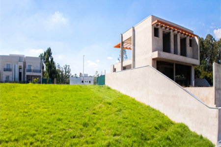 Indaiatuba - Villa dos Pinheiros - terreno com 680,37 ms - R$ 1.490.000,00 - condominio - R$ 1.450,00 - iptu - R4 520,00 - Com segurança inteligente, fiação e internet por fibra ótica subterrâneas, gás encanado e uma exuberante área verde preservada com nascentes naturais, Salão de festas, lounge