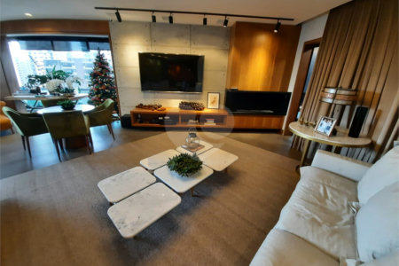 Apartamento de 257m² a venda em Moema, reformado, 4 dorms, 3 suítes, fora de rota,, 4 vagas